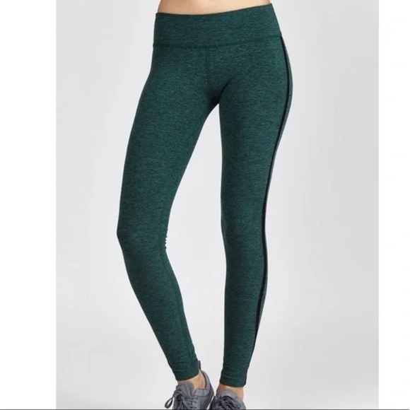 Women’s Beyond Yoga Spacedye Green Mid Rise Leggings Size Small - Picture 1 of 12